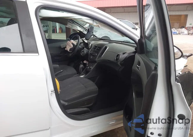 1G1JC5SH3E4131895: 44385381