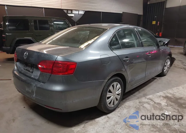 3VW2K7AJ3EM324807: 44385437