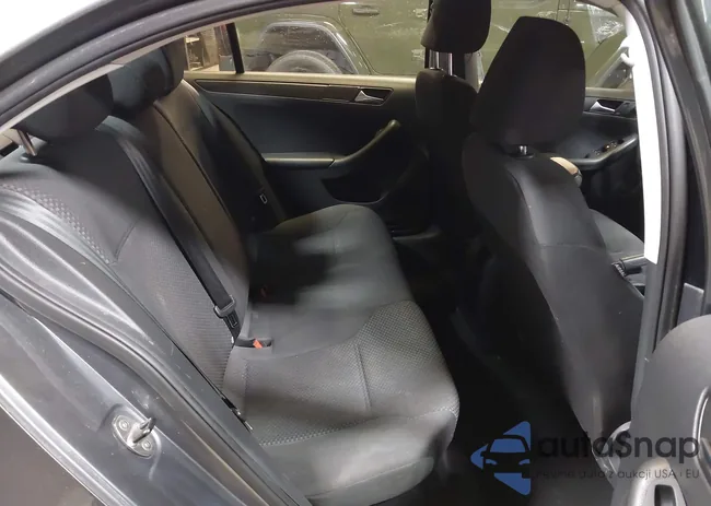 3VW2K7AJ3EM324807: 44385437