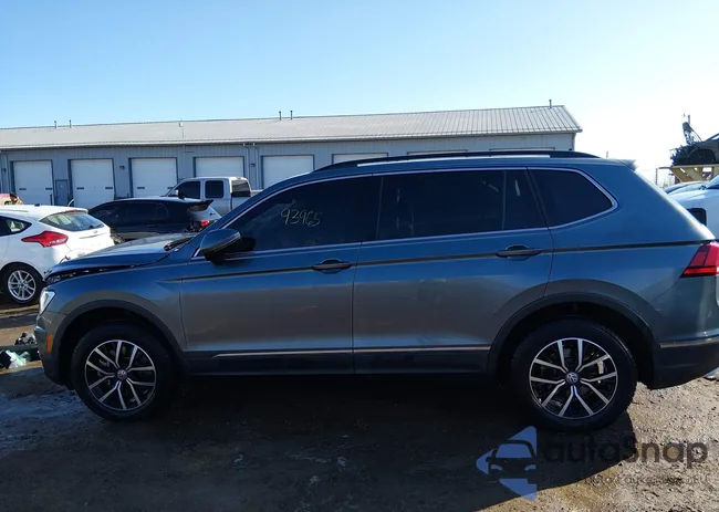 3VV2B7AX4MM074792: 44384586