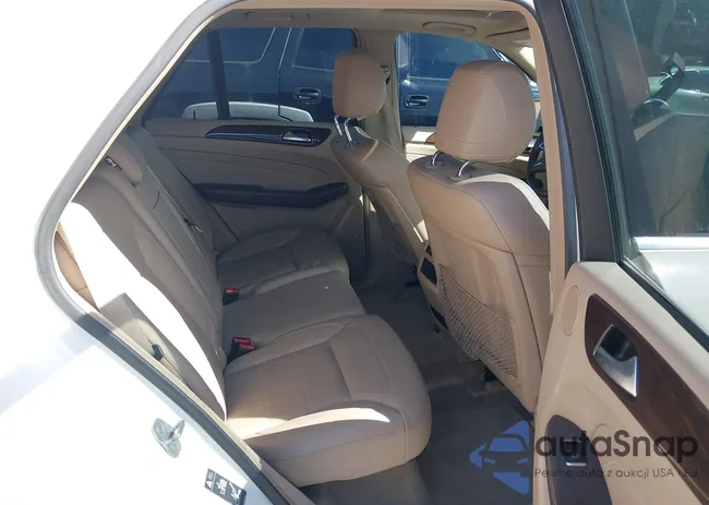 4JGDA5HB1CA016803: 44384655