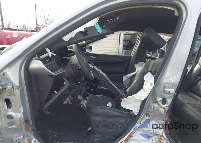 1C4RJHAG9S8657348: 44384748