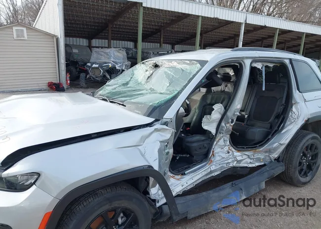 1C4RJHAG9S8657348: 44384748