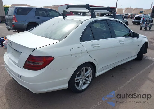 WDDGF4HBXCR195816: 44384752