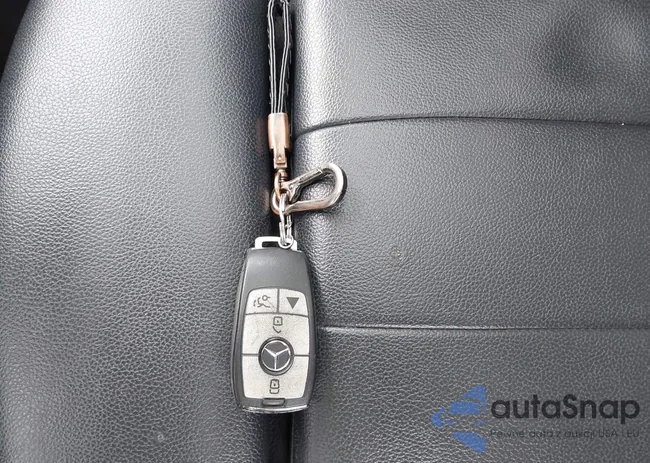 W1N4M4HB1MW096851: 44384775