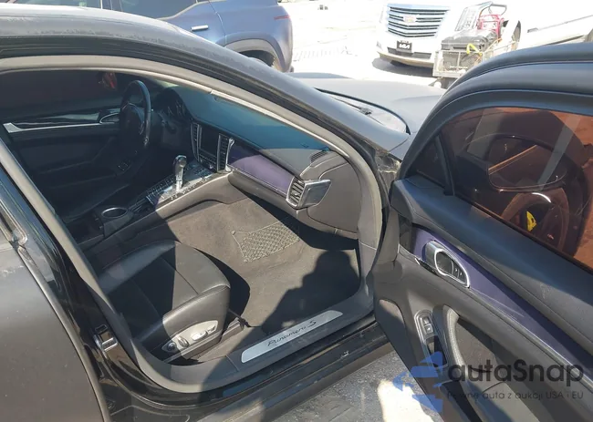 WP0AD2A73EL044628: 44384807