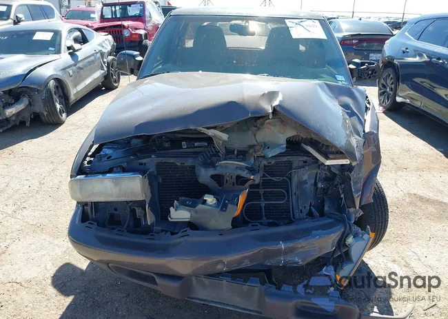 1GCCS1943W8238745: 44384849