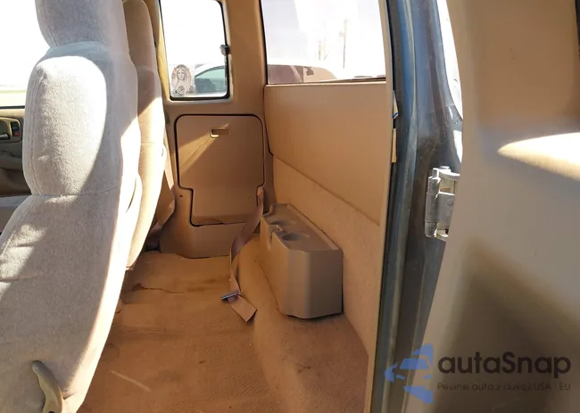 1GCCS1943W8238745: 44384849