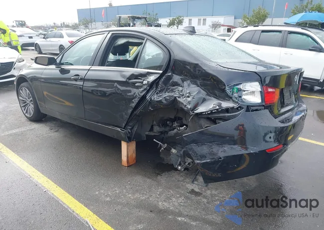 WBA3C1C52EK112261: 44385952