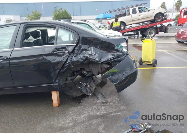 WBA3C1C52EK112261: 44385952