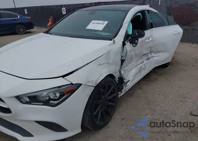 WDD5J4GB7LN070528: 44386020