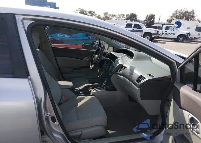 2HGFB2F56CH335557: 44386179