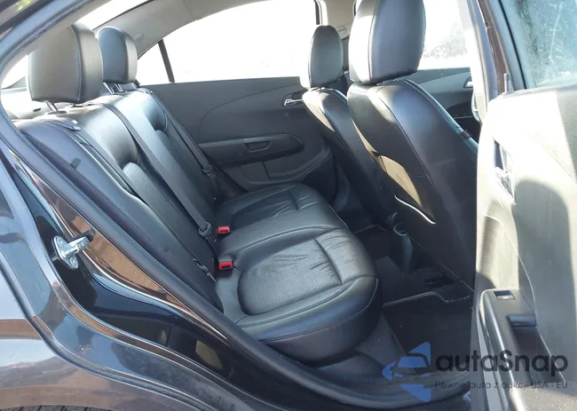 1G1JE5SB0D4205536: 44386330