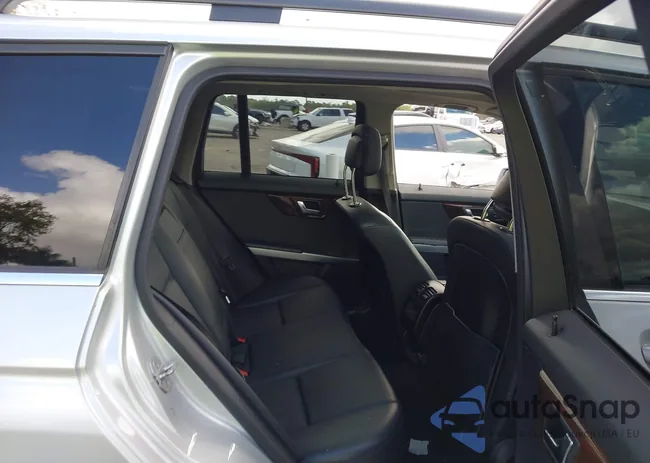 WDCGG8HB2CF925339: 44386360