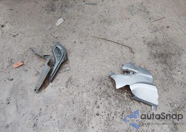 KMHCT4AE5HU323787: 44386402