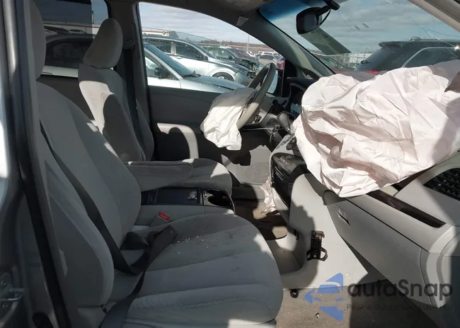 5TDKK3DC8BS112487: 44385518