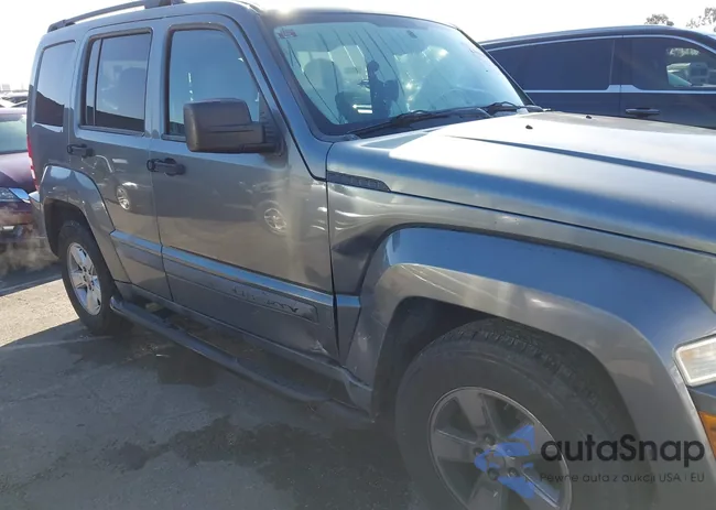 1C4PJLAK2CW107808: 44385681