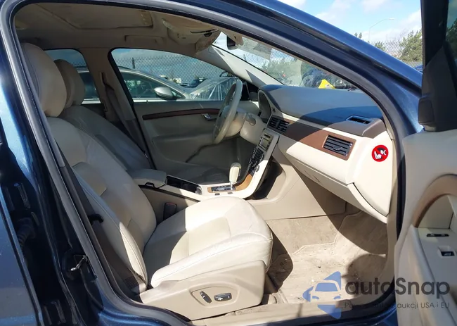 YV1AS982081068470: 44385716