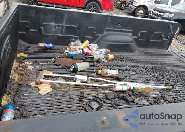 2FTHF26H6JCA53239: 44387077