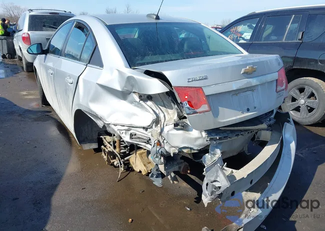 1G1PE5SB7F7296641: 44387136