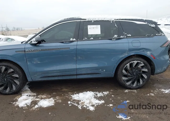 5LMPJ9JA5SJ914189: 44387911