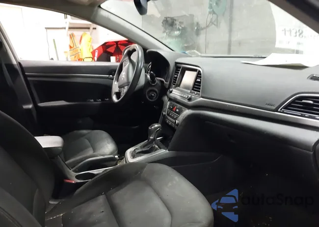 5NPD84LF7JH268257: 44387992