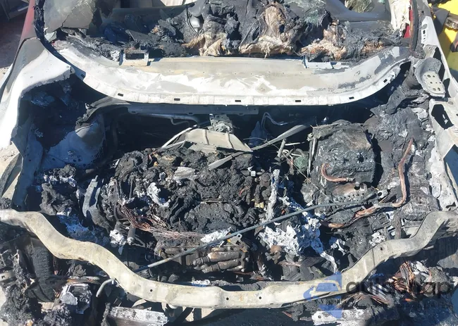 1FMCU0HD9JUD40911: 44388017