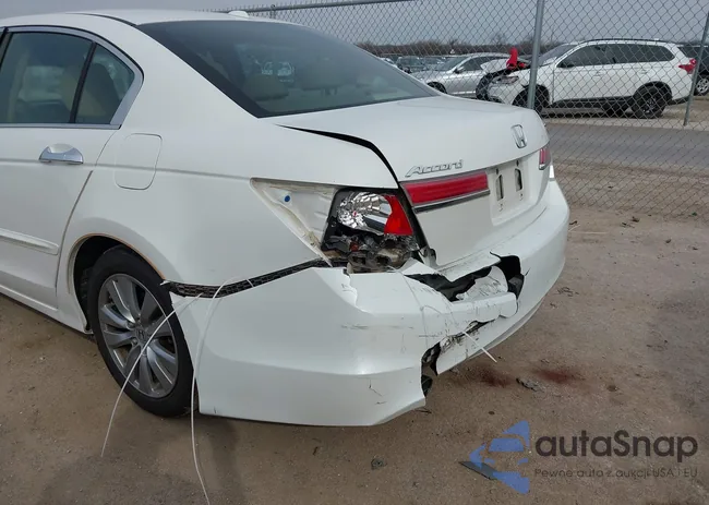 1HGCP3F84BA024825: 44388088