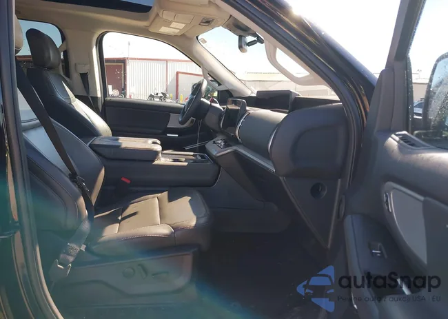 1FMJU1J82SEA44277: 44388429