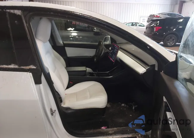 5YJYGDEE4LF049721: 44387471