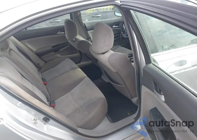 1HGCP2F3XAA080782: 44387538