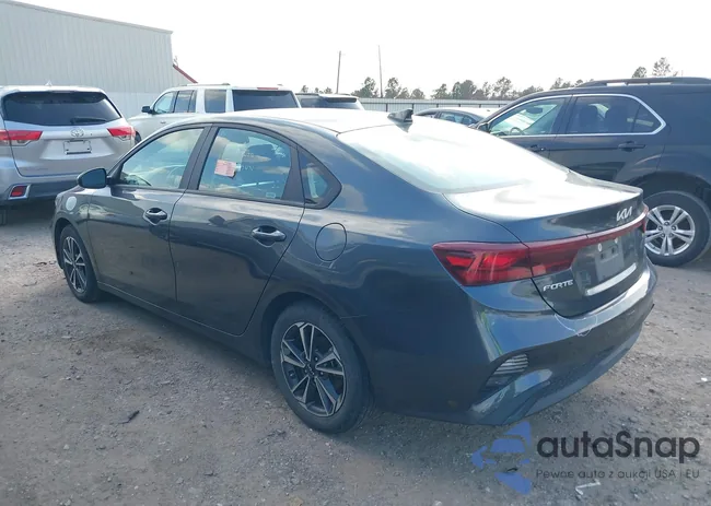 3KPF24AD4RE798973: 44387648