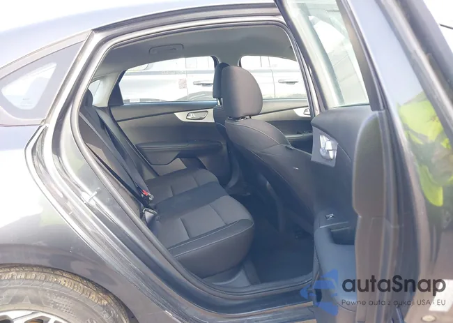 3KPF24AD4RE798973: 44387648