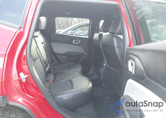 3C4NJDBN2RT605494: 44388951