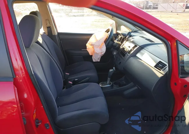 3N1BC13E28L373474: 44388968