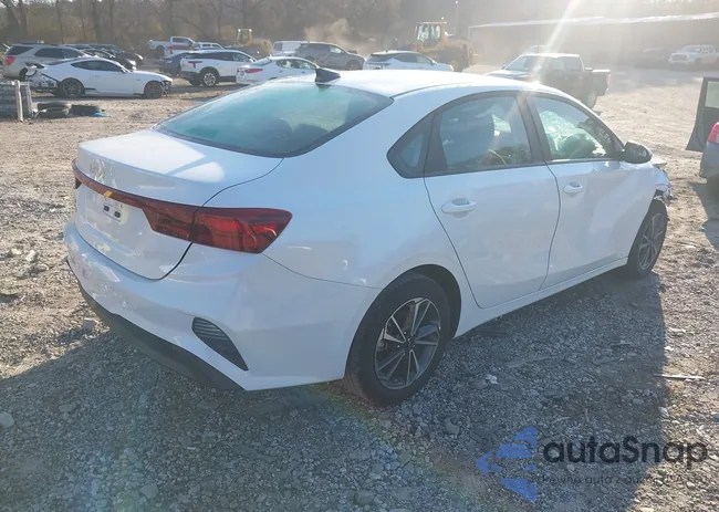 3KPF24AD4RE832748: 44388986