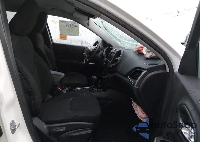 1C4PJLCB0KD247279: 44389402