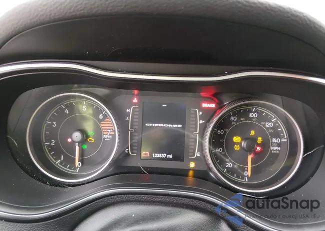 1C4PJLCB0KD247279: 44389402