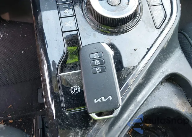 KNDCT3L16P5060999: 44389411