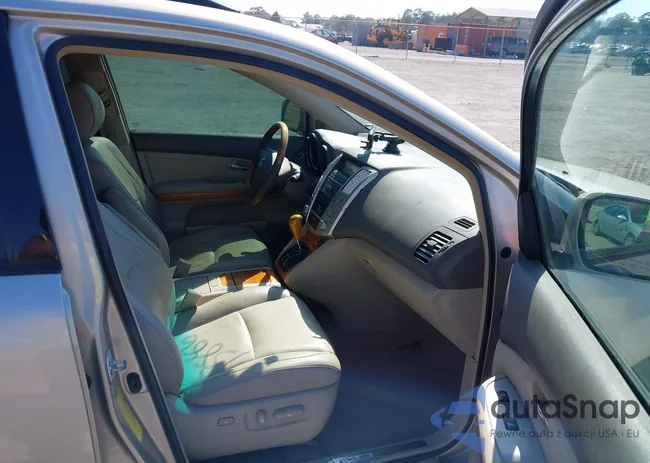 2T2GK31U47C012627: 44388698