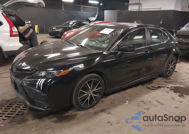 4T1G11AK5NU696738: 44388717