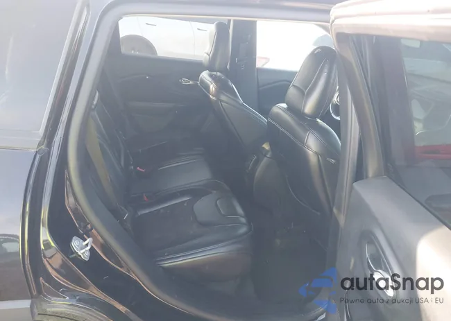 1C4PJLLN3KD326021: 44388830