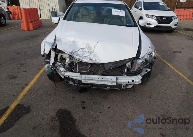 1HGCP2F78AA058962: 44389858