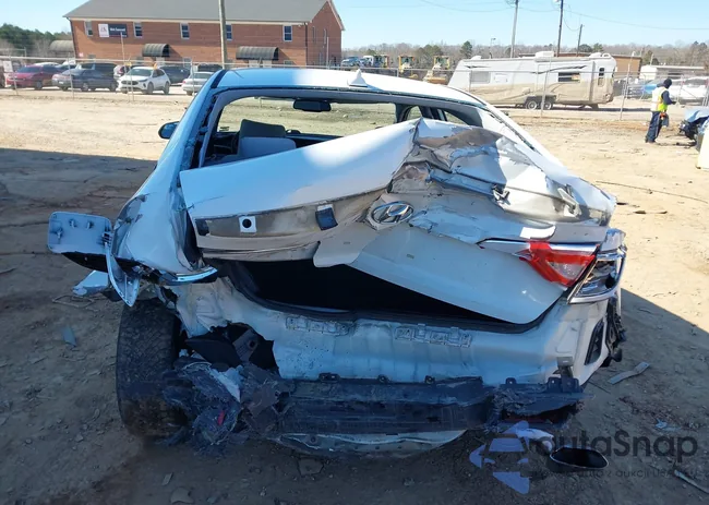 5NPE24AF2GH412055: 44389860