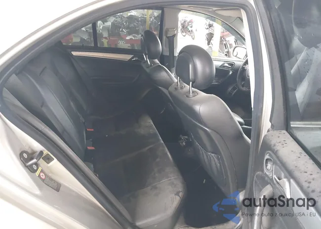 WDBRF40J65F647575: 44389890