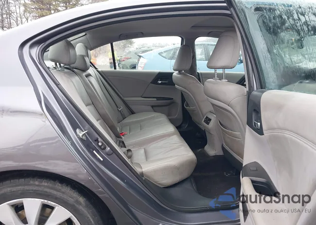 1HGCR3F93DA037670: 44389929