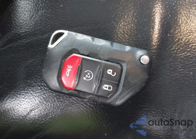 1C4HJXFG6KW643370: 44389997