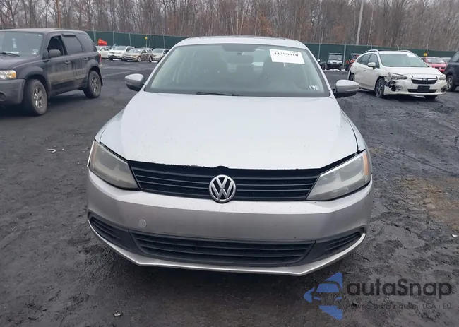 3VWDP7AJ3CM416331: 44390010