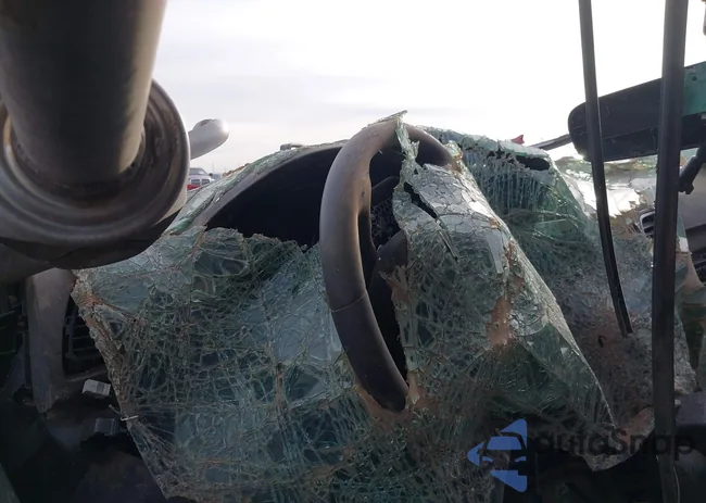 19UTB4858JL900130: 44390150