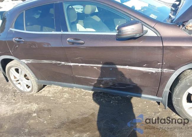 WDCTG4GB2FJ157405: 44390157